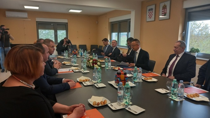 Péter Szíjjártó posjetio DZMH
