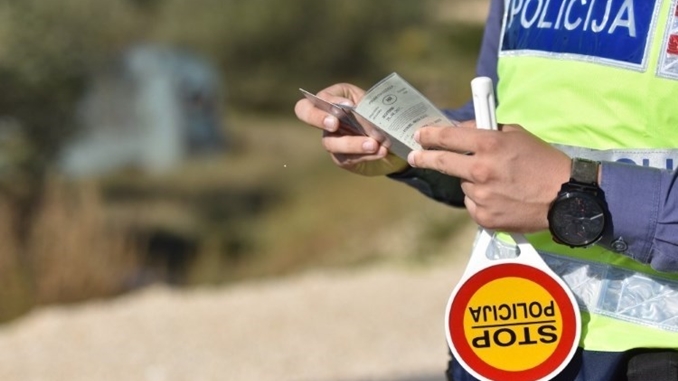 policija