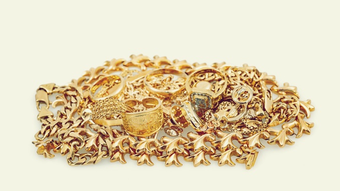 Gold,Jewelry,Pile,Isolated,On,White,Background